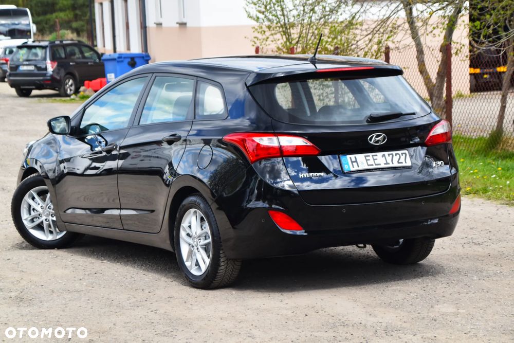 Hyundai i30 blue 1.6 CRDi Trend - 33