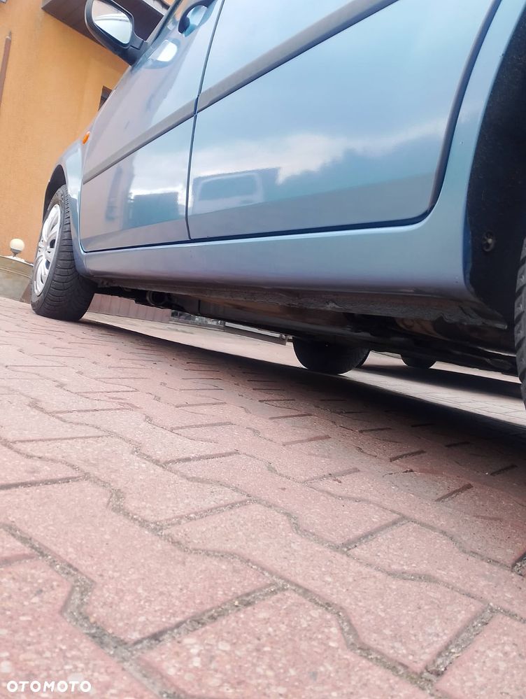 Ford Fiesta 1.4 Trend - 8
