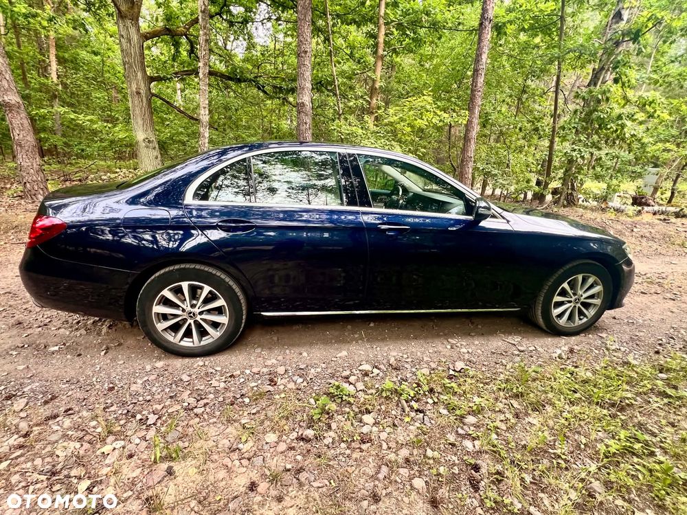 Mercedes-Benz Klasa E 220 d 4-Matic Business Edition 9G-TRONIC - 5