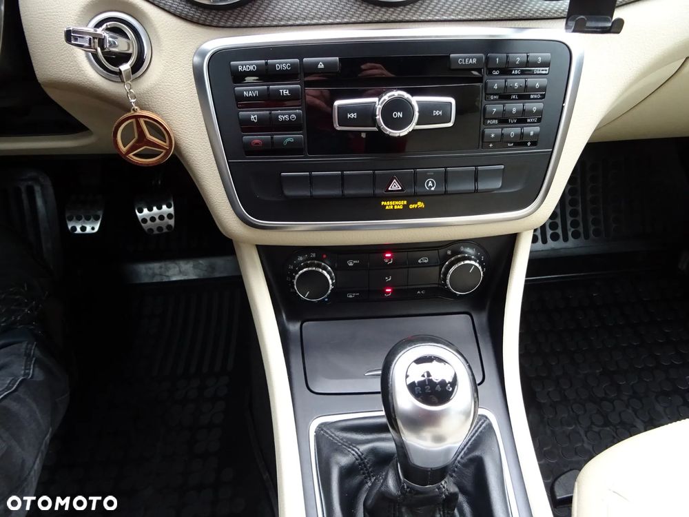 Mercedes-Benz GLA 180 (CDI) d - 21