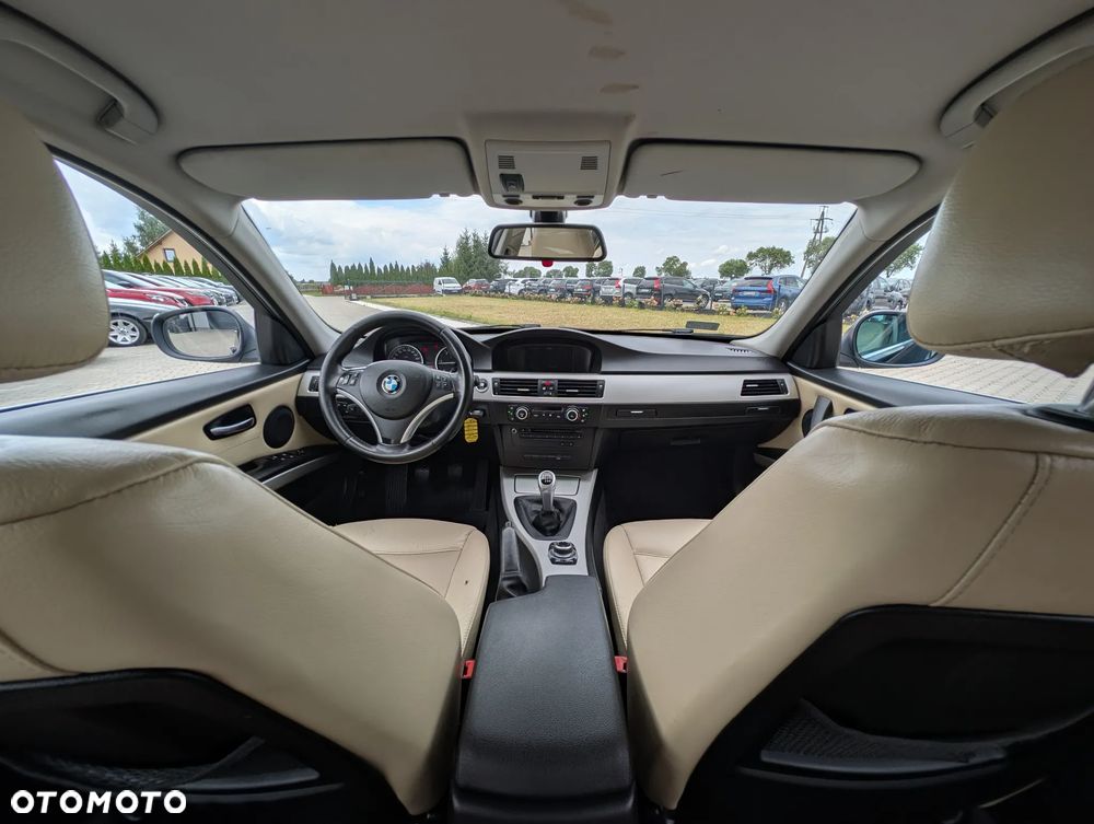BMW Seria 3 318d Sport Line - 23