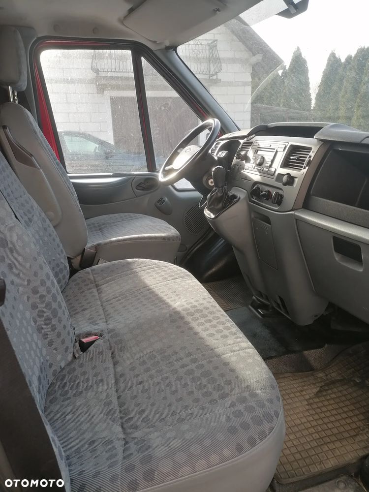 Ford Transit - 12