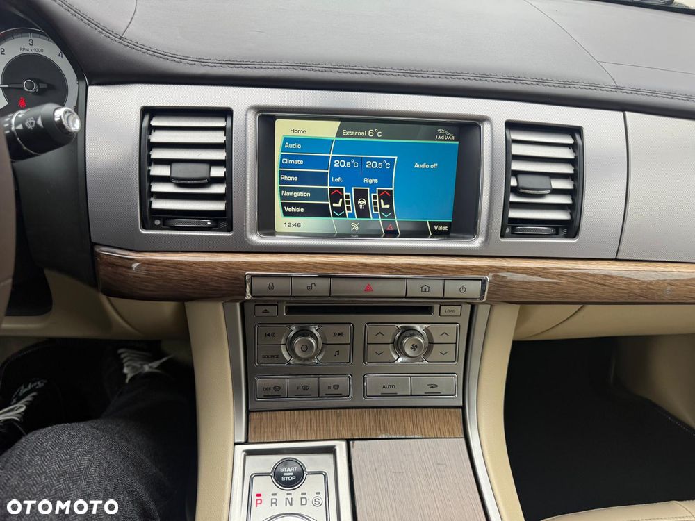 Jaguar XF 3.0 V6 S - 7