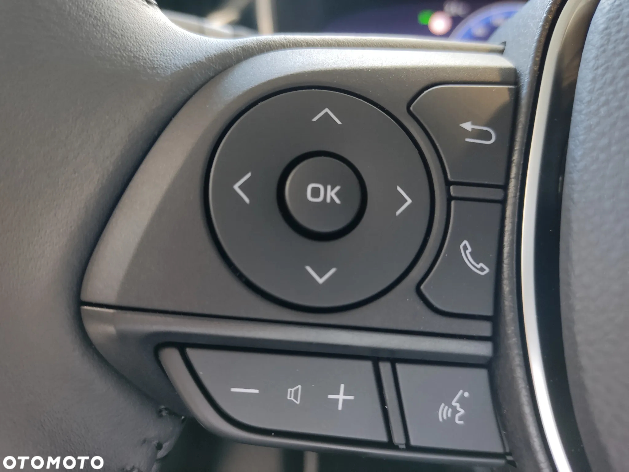 Toyota Corolla 1.8 Hybrid Comfort - 23