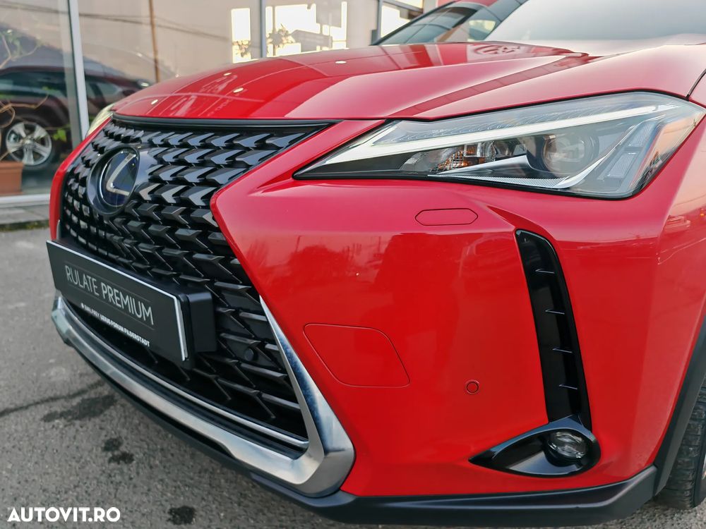 Lexus UX 250h FWD Executive - 9
