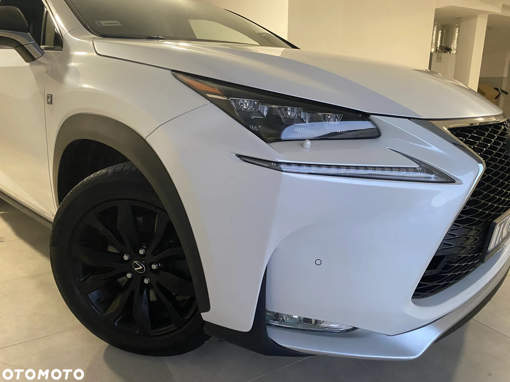 Lexus NX 300h - 35