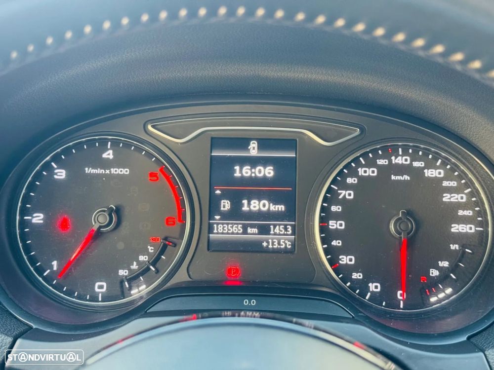 Audi A3 Sportback 2.0 TDI S-line - 32