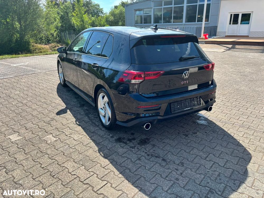 VOLKSWAGEN Golf 2024 — imagine 5