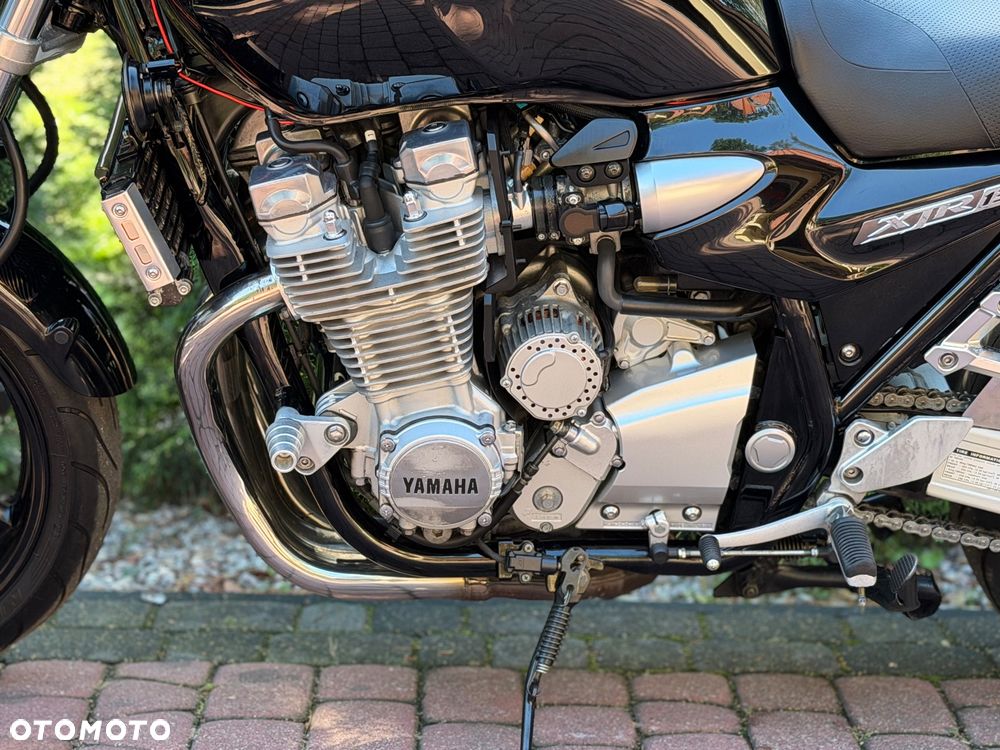 Yamaha XJR - 16