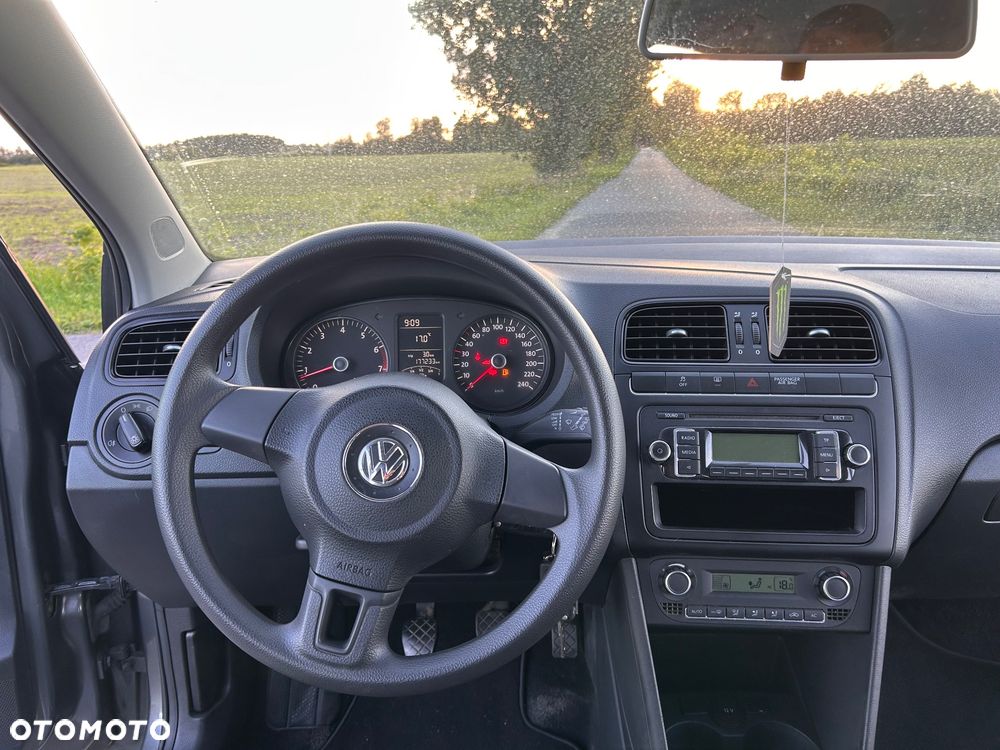 Volkswagen Polo 1.4 16V Trendline - 17