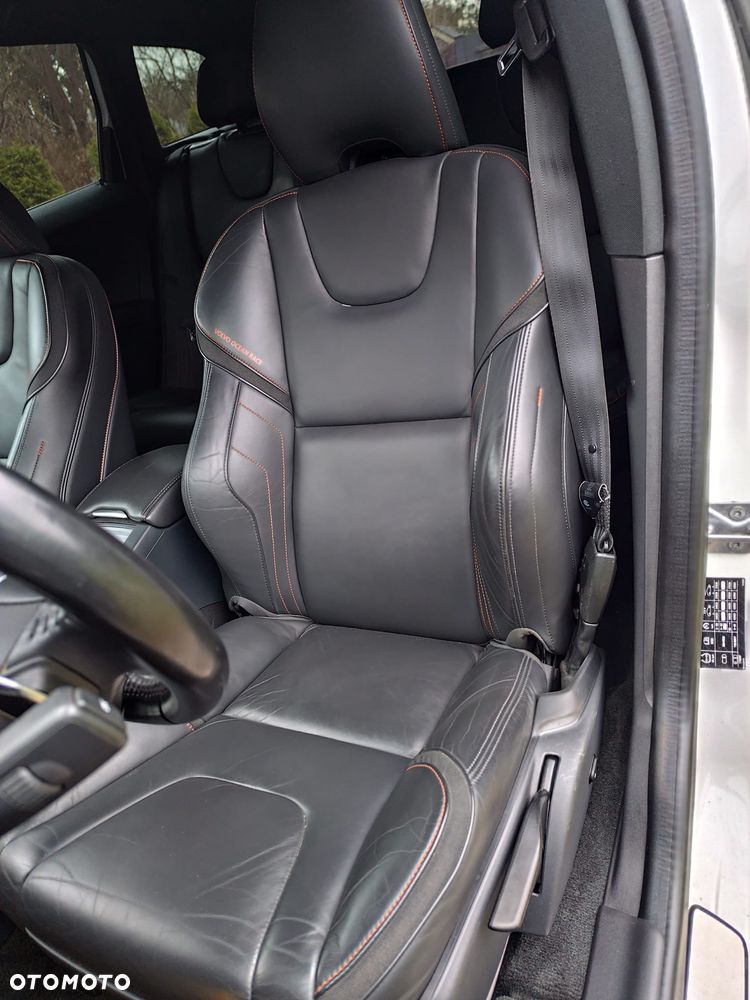 Volvo XC 60 D4 AWD Momentum - 21