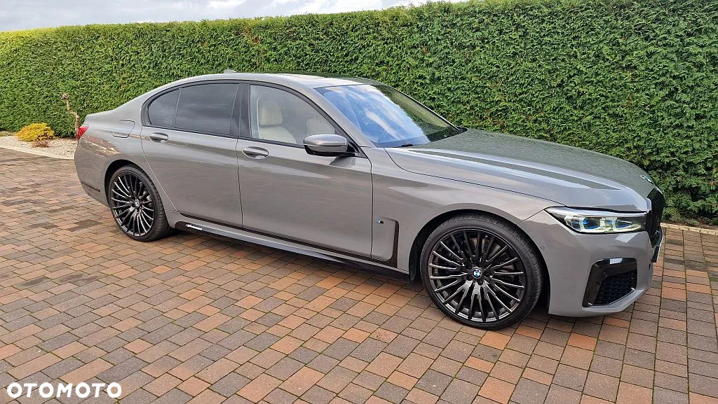 BMW Seria 7 750i xDrive sport - 14