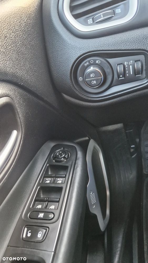 Jeep Renegade 1.4 MultiAir Limited - 20