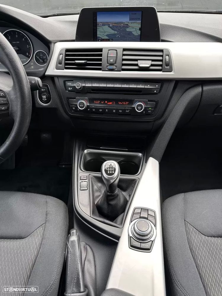 BMW 320 d EfficientDynamics Line Sport - 58