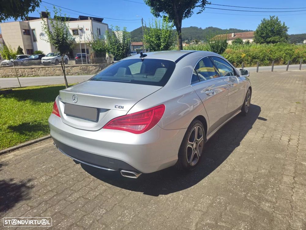 Mercedes-Benz CLA 180 d Urban - 4