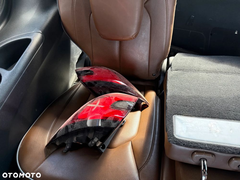 Chrysler Pacifica - 17