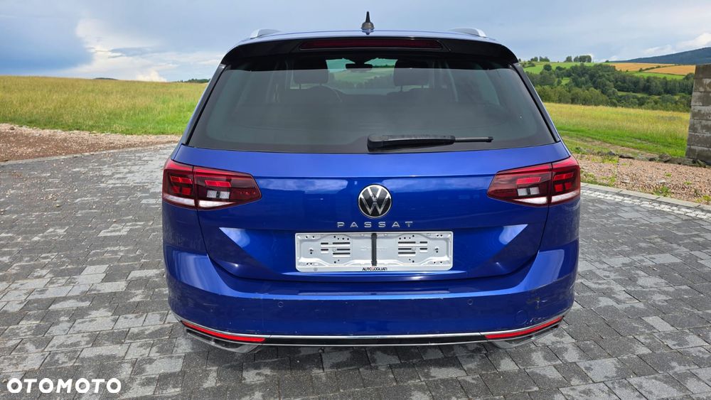 Volkswagen Passat Variant 2.0 TDI SCR DSG R-Line - 5