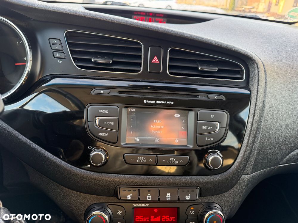 Kia Ceed 1.6 GDI DCT Platinum Edition - 19