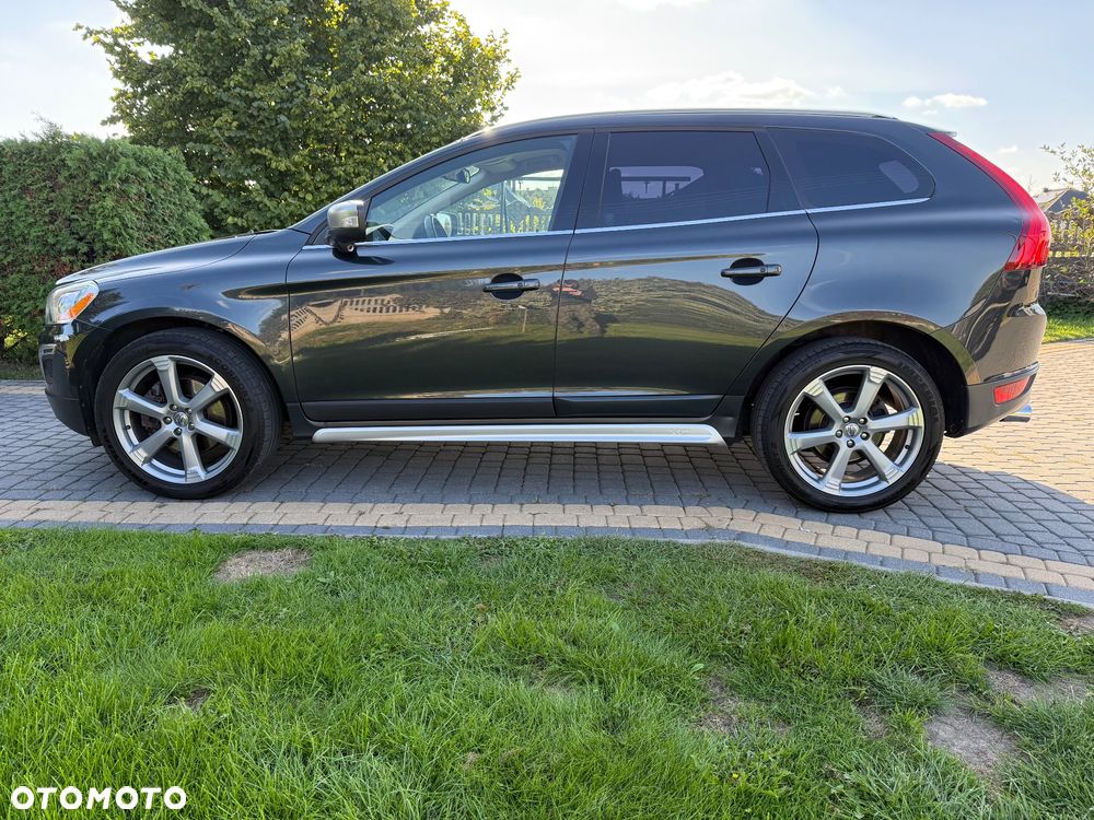 Volvo XC 60 D5 AWD R-Design Momentum - 5