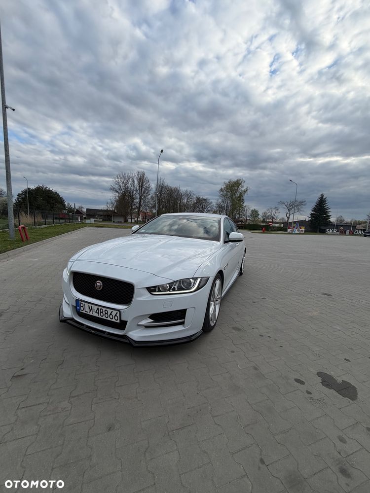 Jaguar XE 2.0 D R-Sport - 2