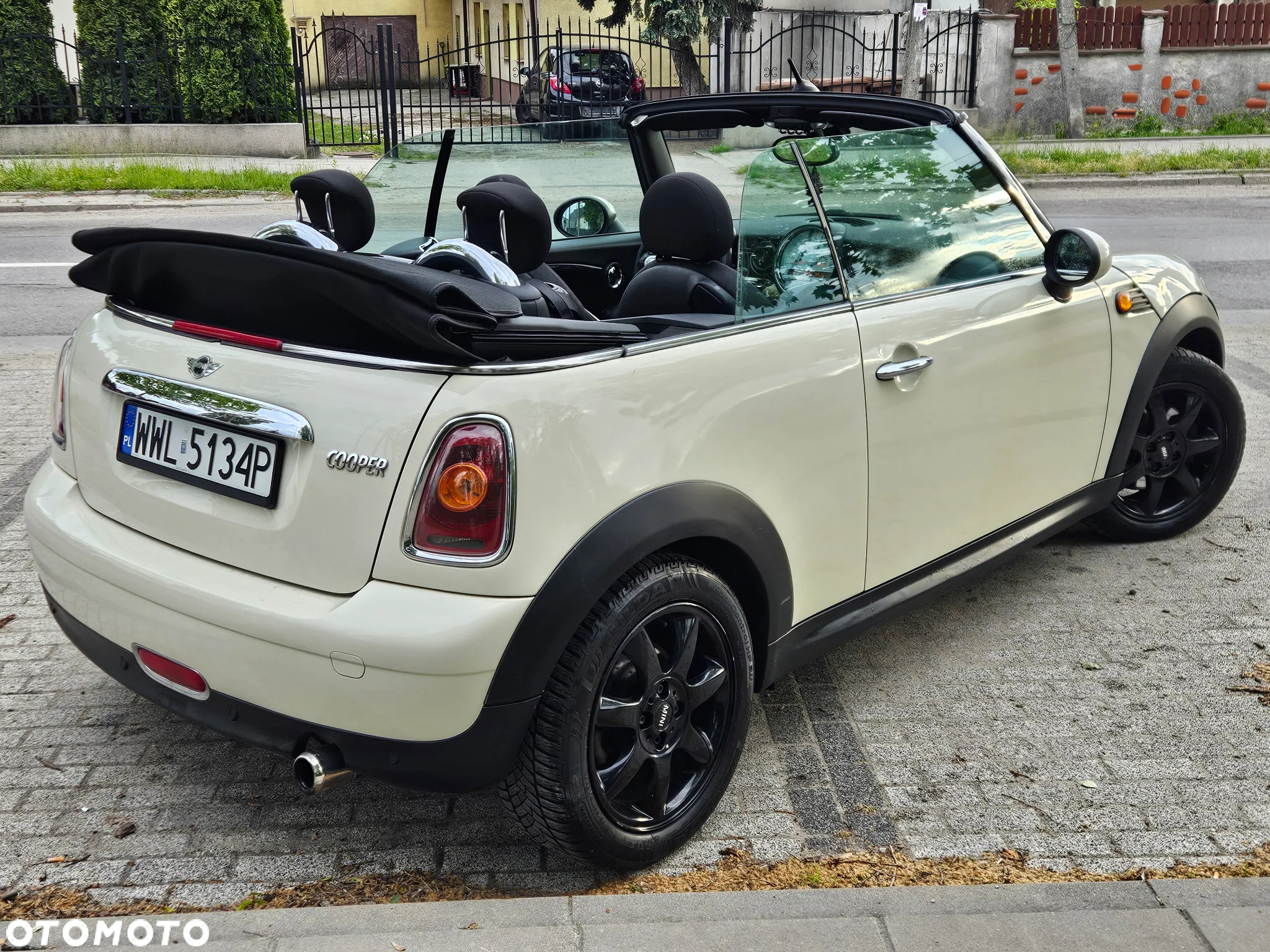 MINI Cooper Cabrio - 4