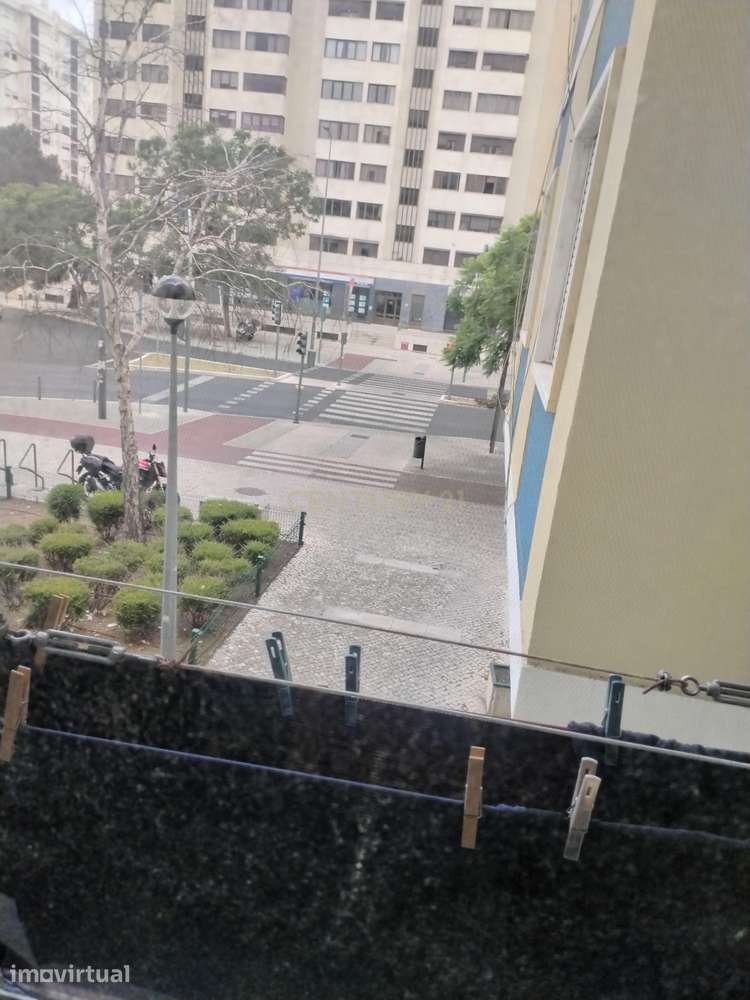 Apartamento T2 em Sacavém, Loures - Excelente Oportunidade! - Grande imagem: 3/6