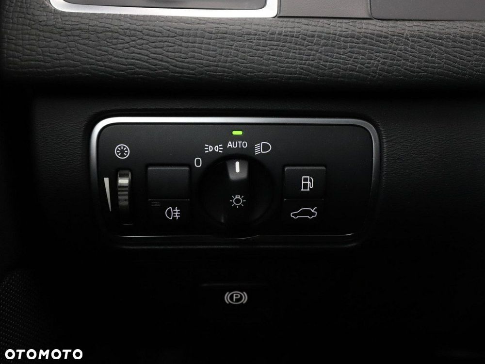 Volvo XC 60 D3 Geartronic Momentum - 33