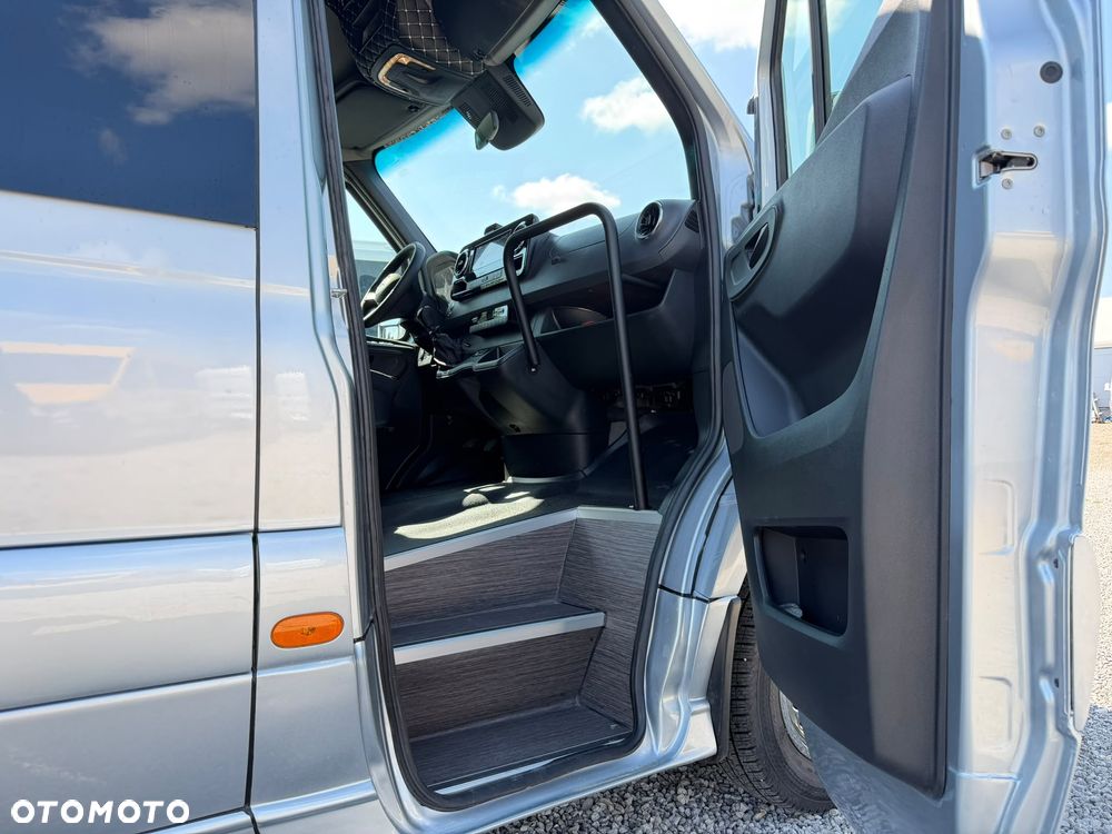 Mercedes-Benz Sprinter 519 - 11