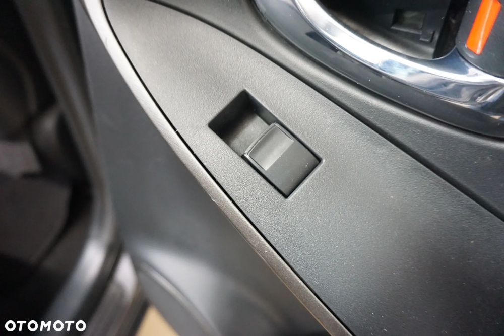 Toyota RAV4 2.2 D-4D 4x4 - 27