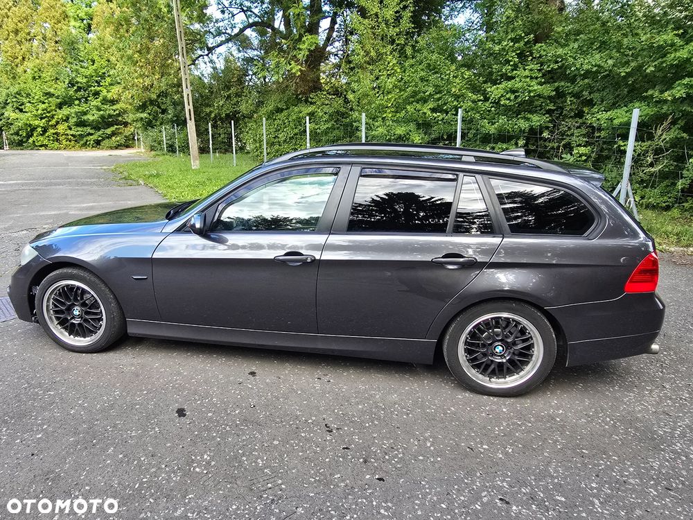 BMW Seria 3 320i - 5
