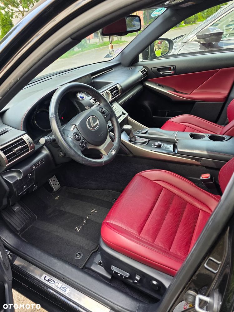 Lexus IS 300h F Sport - 7