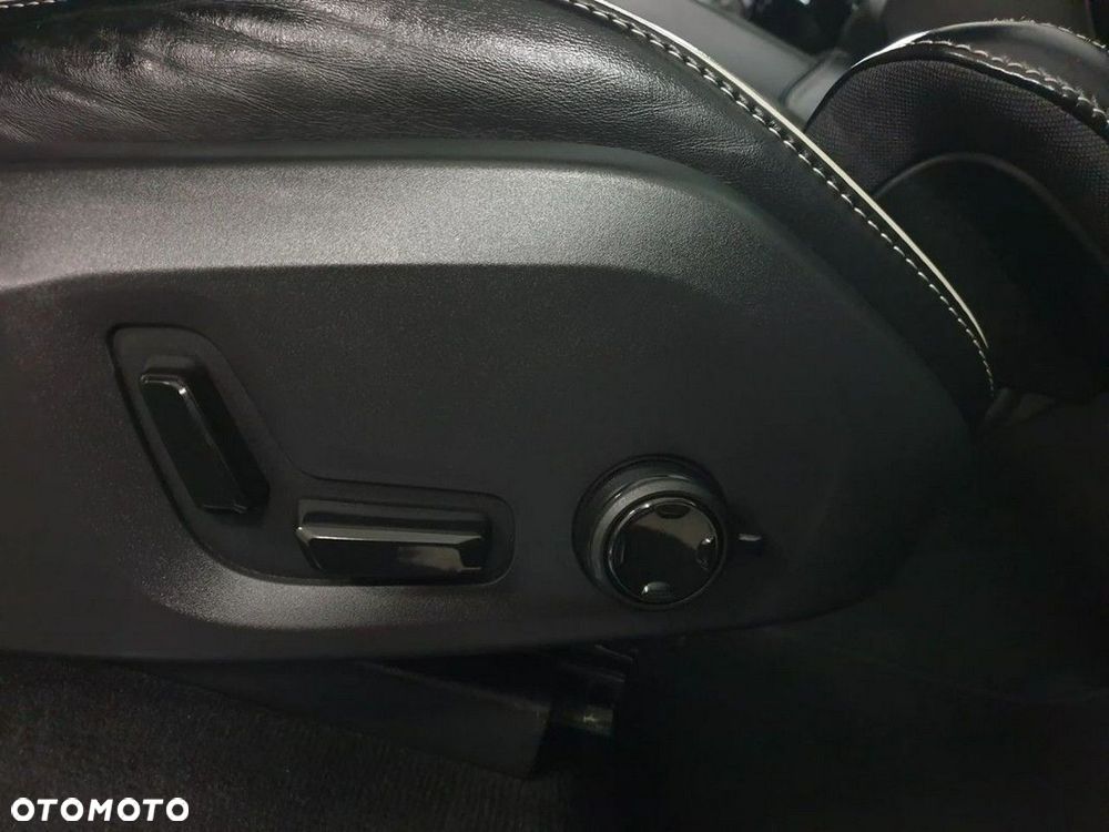 Volvo XC 90 D5 AWD R-Design - 33