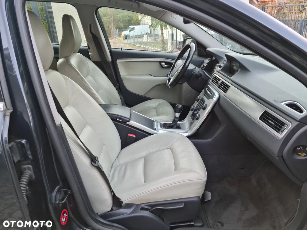 Volvo V70 D3 Summum - 25