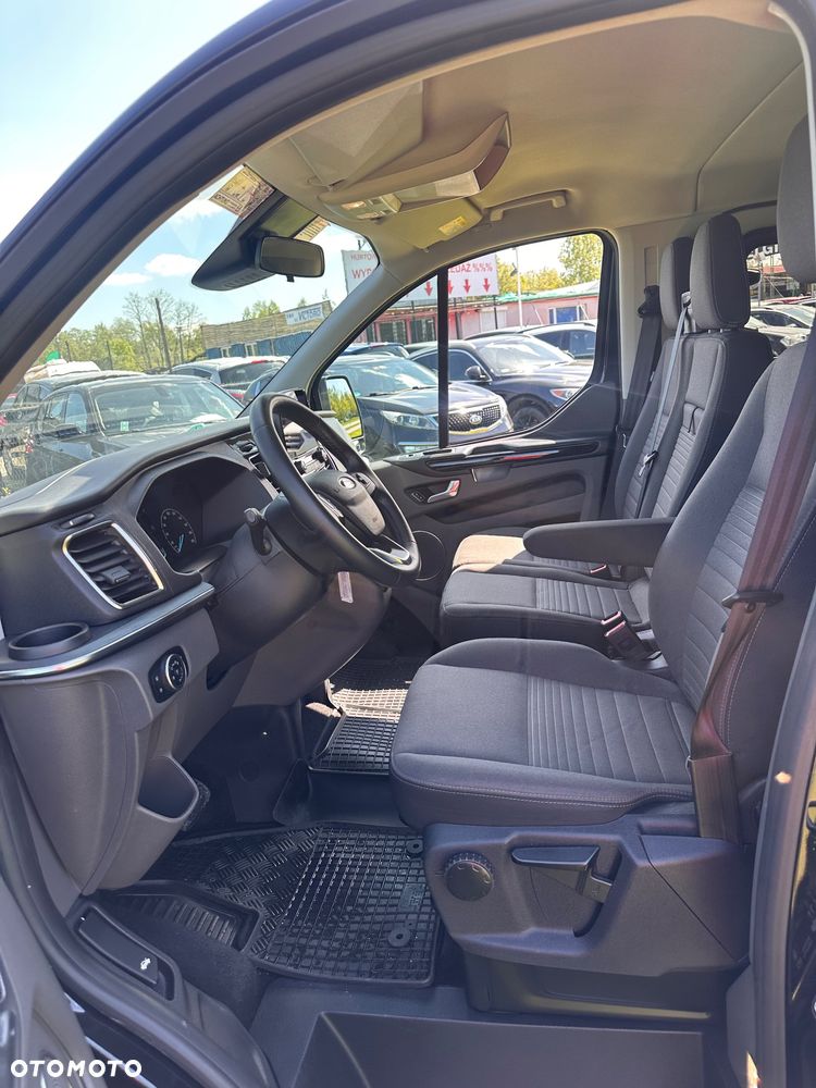 Ford Tourneo Custom - 9