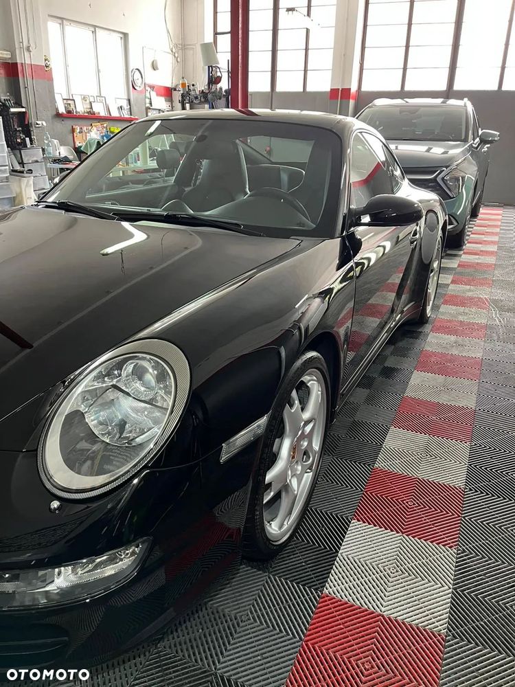 Porsche 911 Carrera 4 - 1