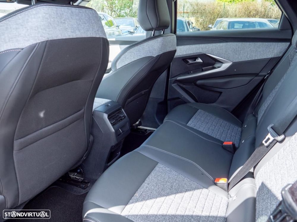 Peugeot E-3008 73 kWh Allure - 25