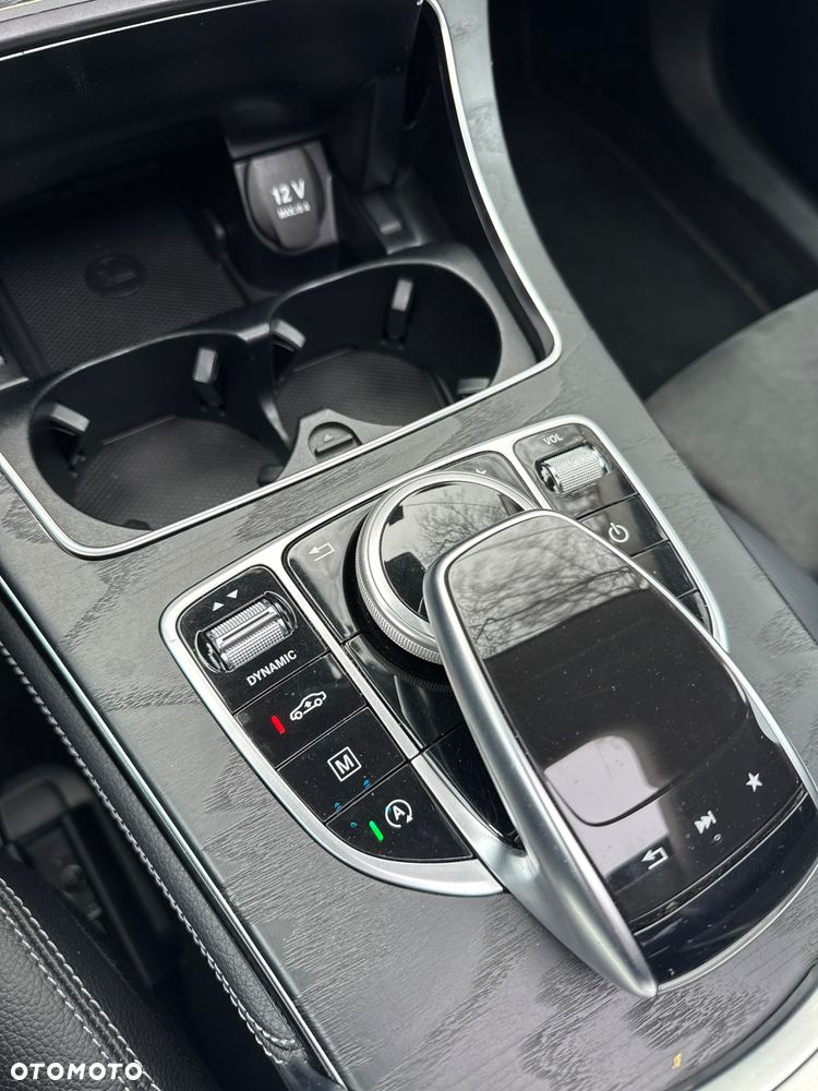 Mercedes-Benz GLC 250 d 4Matic 9G-TRONIC AMG Line - 24