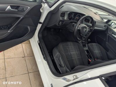 Volkswagen Golf - 12