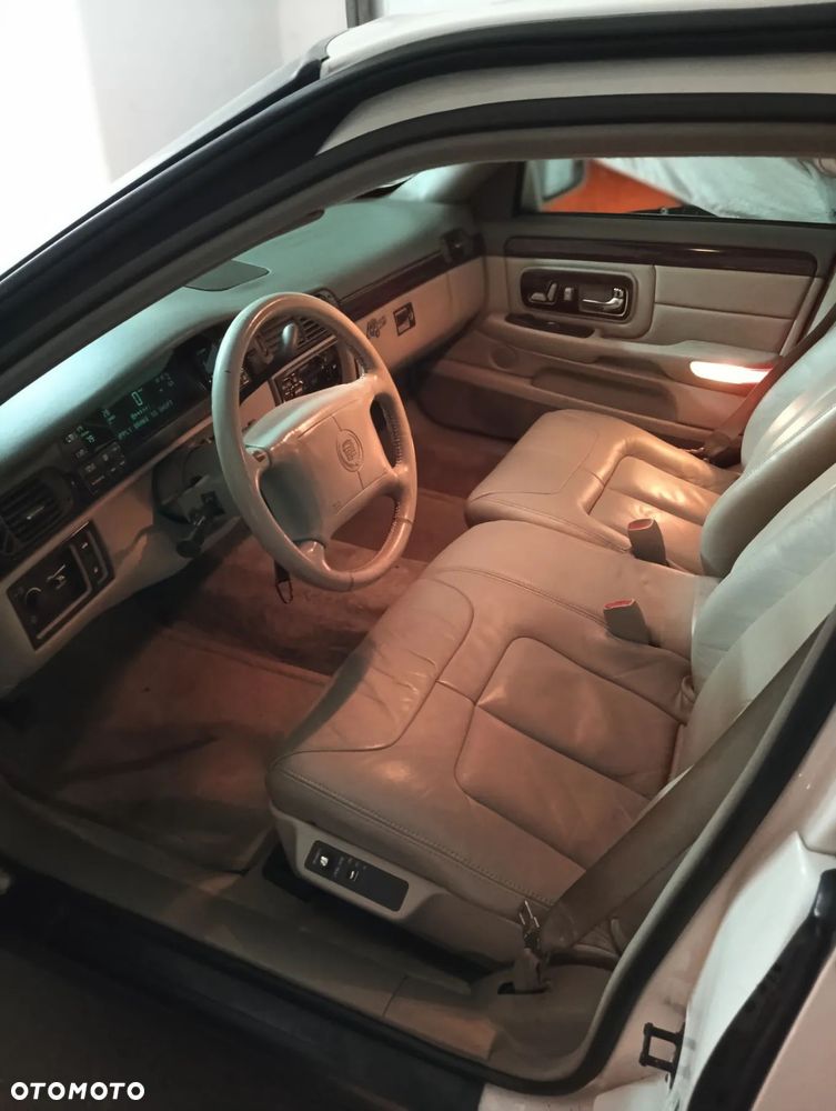 Cadillac Deville - 14