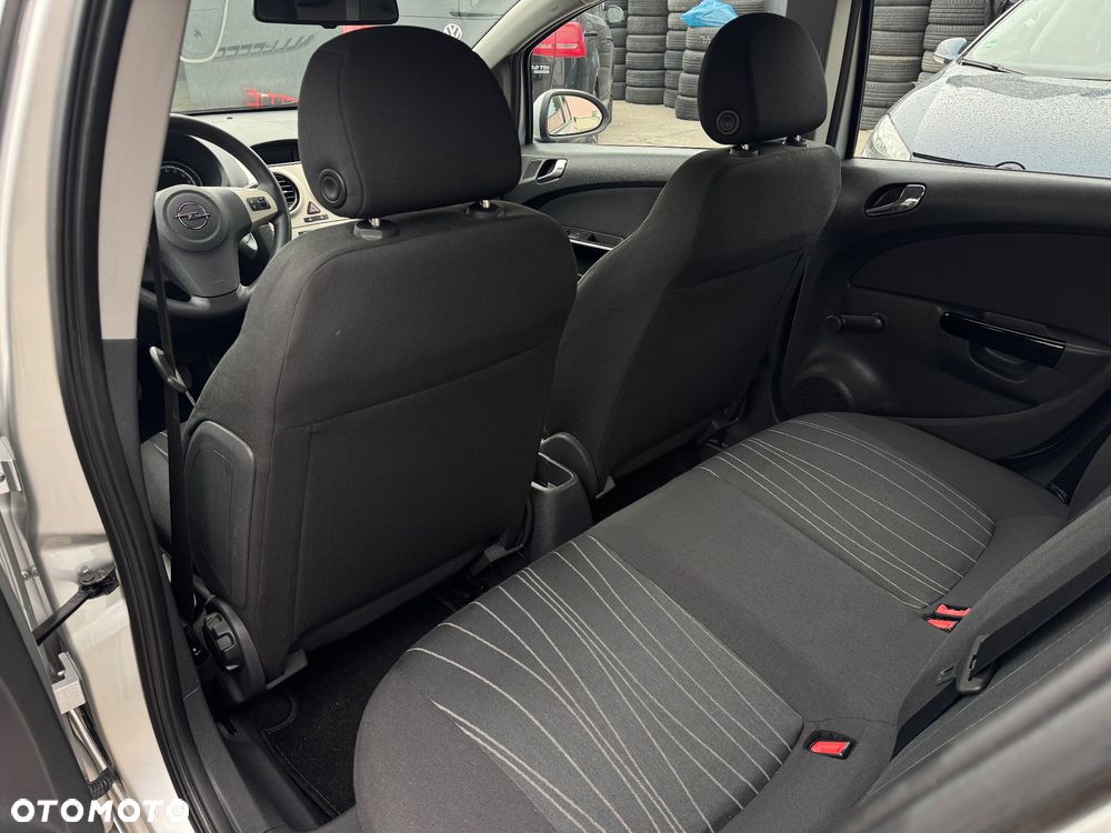 Opel Corsa 1.2 16V Comfort - 26