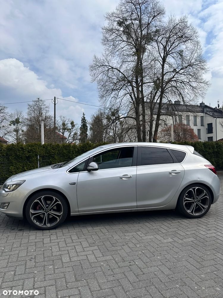 Opel Astra 2.0 CDTI Cosmo - 4