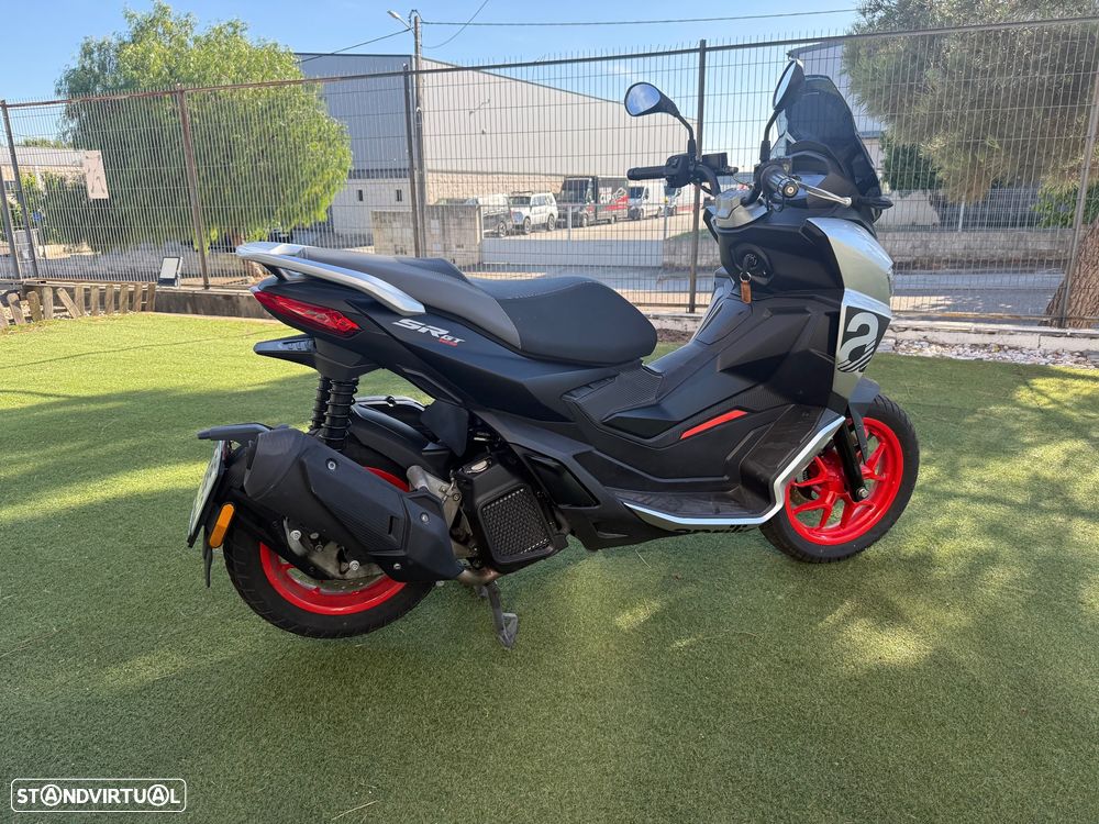 Aprilia SR GT 125 - 4