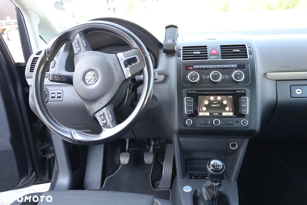 Volkswagen Touran - 20