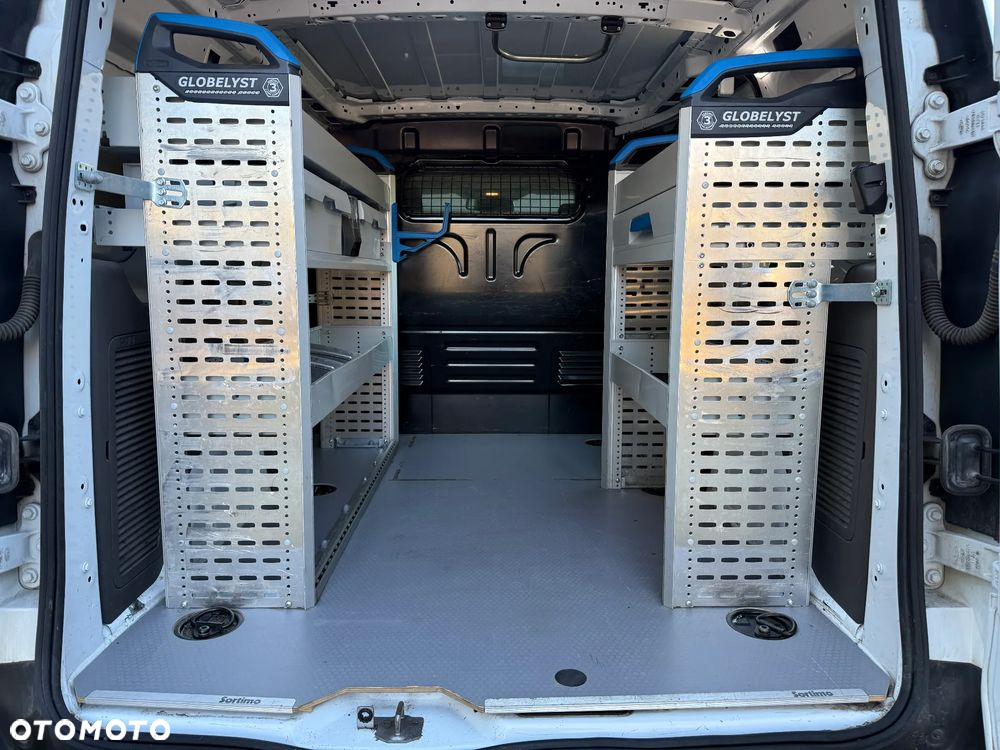 Ford Transit Connect - 9