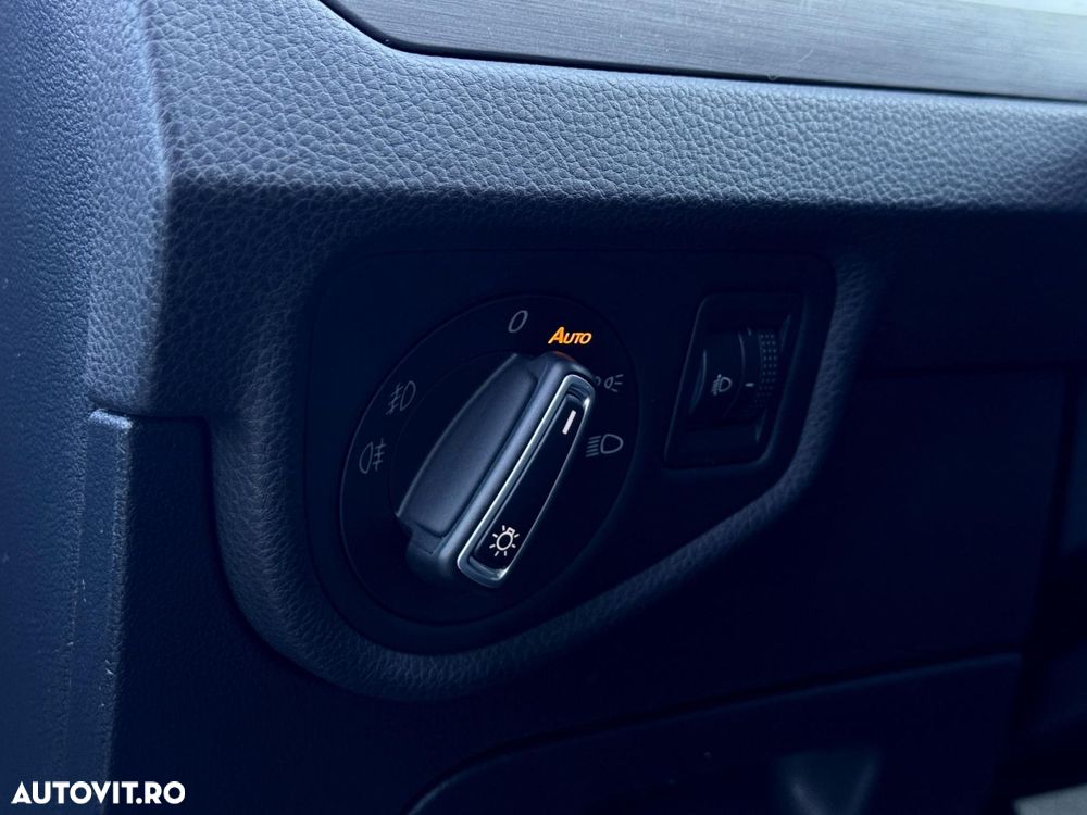 Volkswagen Touran - 23