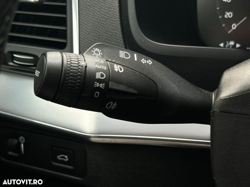 Volvo XC 90 - 26