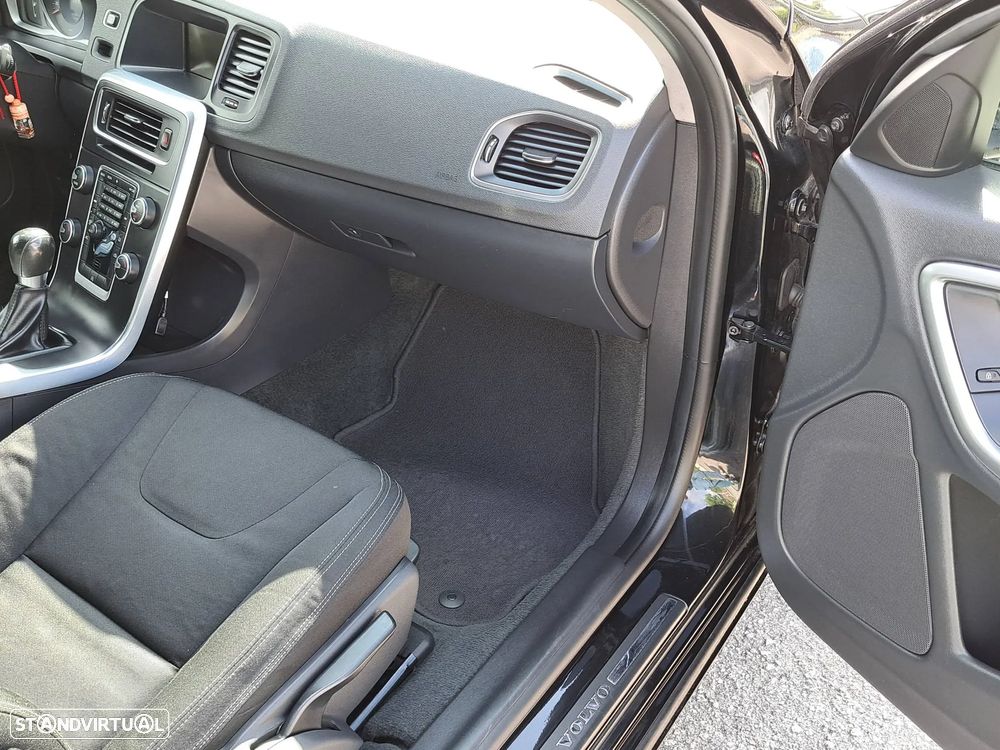 Volvo V60 1.6 D2 Drive Kinetic Start/Stop - 20