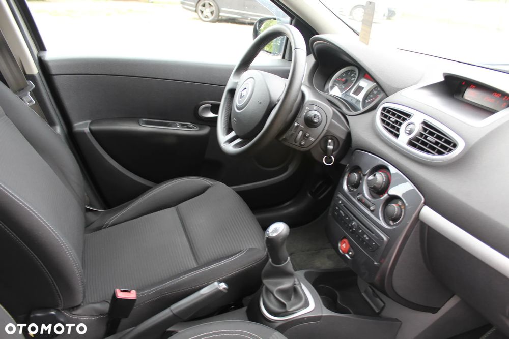 Renault Clio 1.2 16V TCE Alize - 21