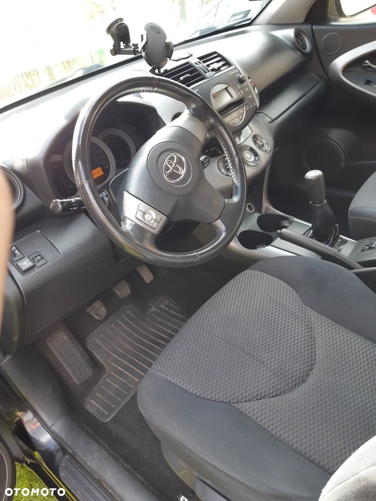 Toyota RAV4 - 10