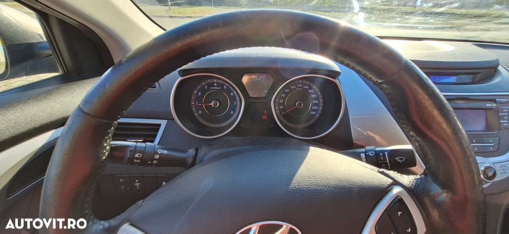 Hyundai Elantra 1.6 MPi - 21
